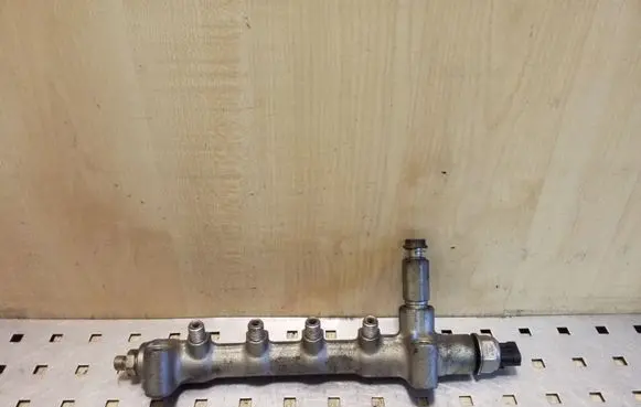 Opel Astra J Fuel main line pipe