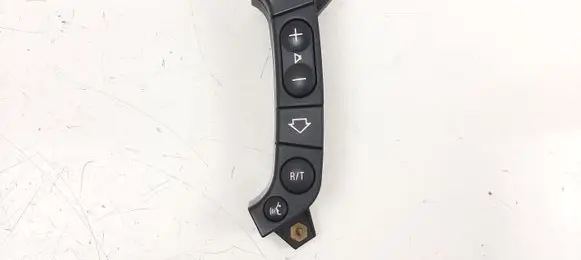 Steering wheel buttons/switches