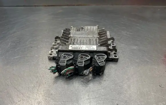 Renault Laguna III Engine control unit/module S122326133A 8200882381 8200726923