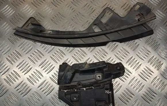 Volvo C30 Front bumper mounting bracket 31323157 31214885