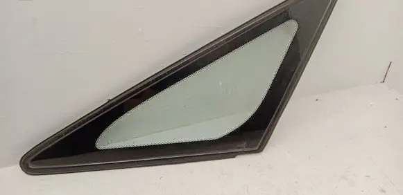 Mitsubishi Grandis Front triangle window/glass 43R00122
