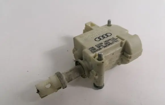 Audi A3 S3 A3 Sportback 8P Central locking motor 8P0862153A