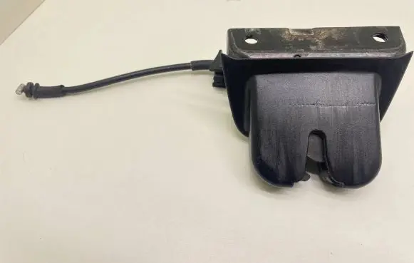 Audi A4 S4 B6 8E 8H Tailgate/trunk/boot lock/catch/latch 8E9827520