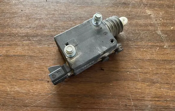 Opel Astra G Tailgate boot lock/latch motor 90460062