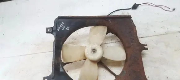 Mazda 626 Radiator cooling fan shroud