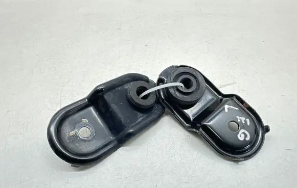 Subaru Legacy Radiator mount bracket 