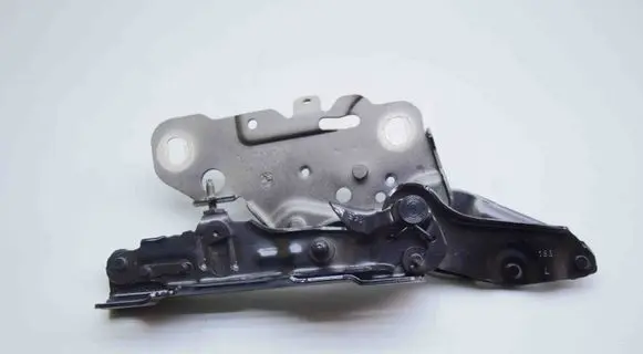 Engine bonnet/hood hinges