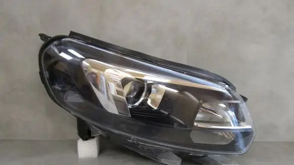 Opel Zafira C Headlight/headlamp