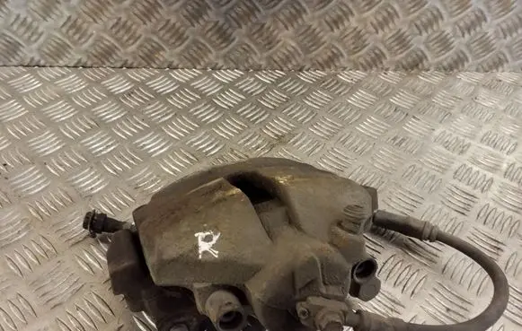Volkswagen Jetta VI Front brake caliper
