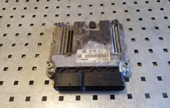 Skoda Yeti (5L) Engine control unit/module 5L0907115C 0261S05744 1Z0907115F