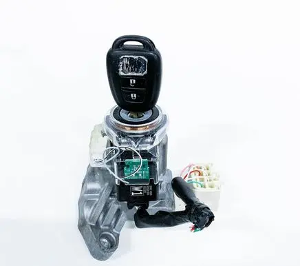 Toyota RAV 4 (XA40) Ignition lock 8978242020 6255040020