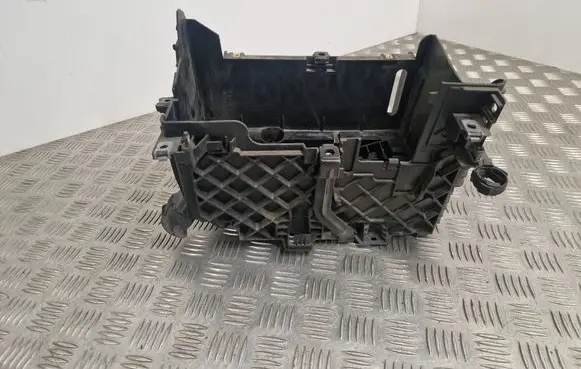 Battery box tray