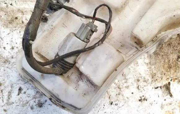 BMW 3 E90 E91 Windscreen/windshield washer pump