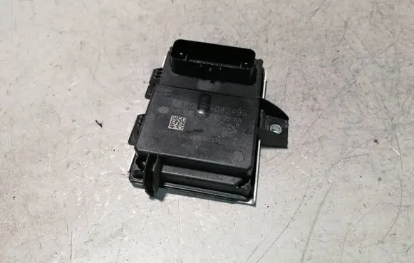 Buick Encore I Fuel injection pump control unit/module 84082495