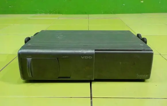 Subaru Forester SG CD/DVD changer 902231106006 XP243