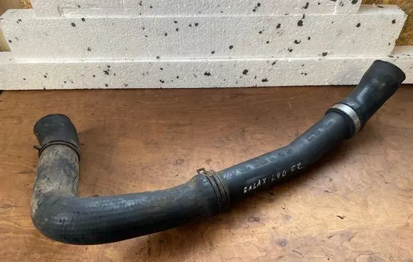 Intercooler hose/pipe