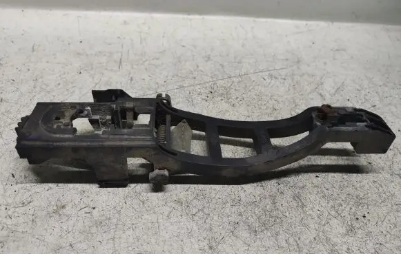 Rear door exterior handle/bracket