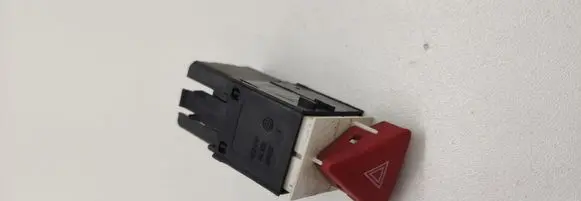Volkswagen PASSAT B6 Hazard light switch 3C0953509