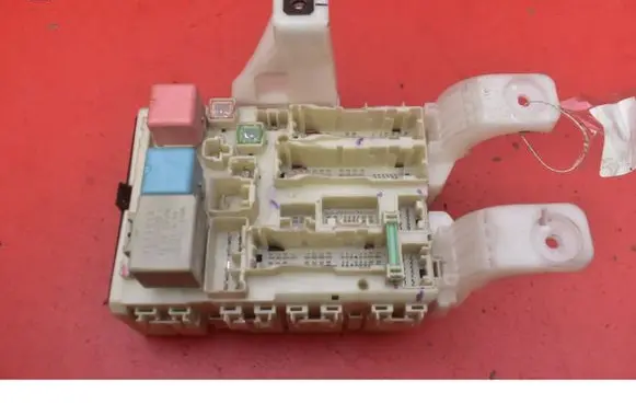 Toyota Prius (NHW20) Fuse box set 82730-47290