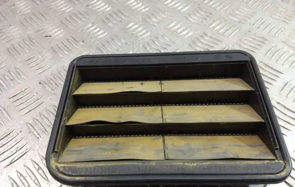 BMW X3 G01 Quarter panel pressure vent 9176945