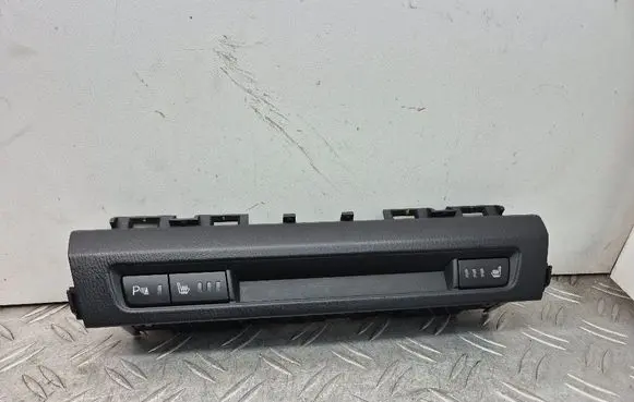 Mazda 3 III Seat heating switch BHS2A BHR155260