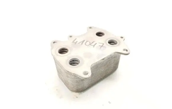 Skoda Fabia Mk2 (5J) Engine oil radiator 03L117021C
