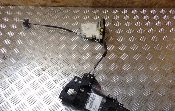 Audi A4 S4 B8 8K Rear door lock 8K0839015C 8T0837885