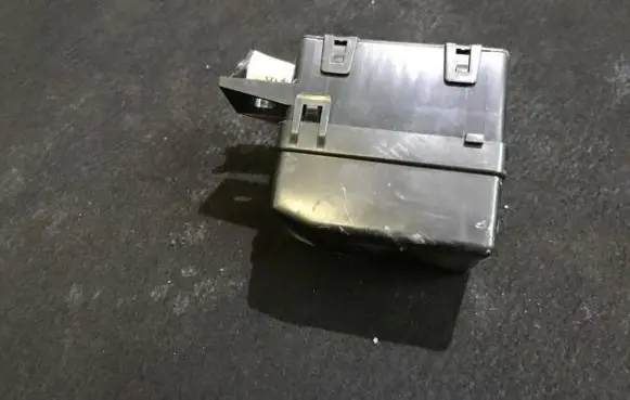 Mitsubishi Carisma Fuse box set cab501a033