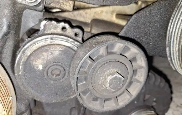 Citroen C8 Generator/alternator belt tensioner