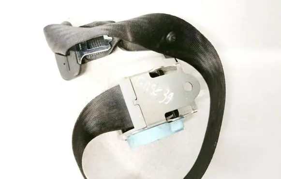 Middle seatbelt (rear)