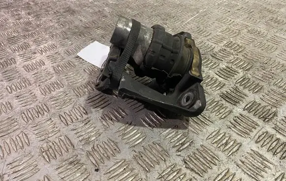 Volvo XC90 Engine mount bracket 31480353