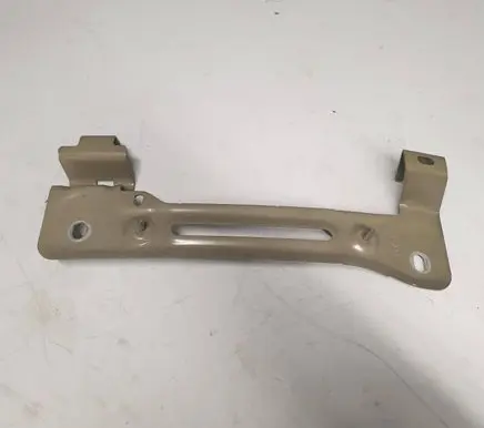 Audi Q7 4M Fender mounting bracket 4M0821432