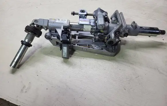 Mercedes-Benz C W204 Steering wheel axle A2044604616 1131801048