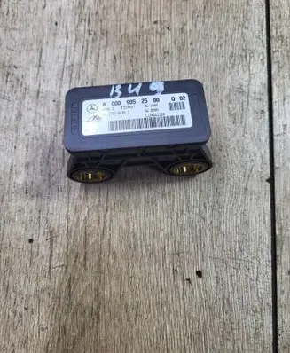 Mercedes-Benz E W212 ESP acceleration yaw rate sensor A0009052500 10170106863 JJ34G03J28