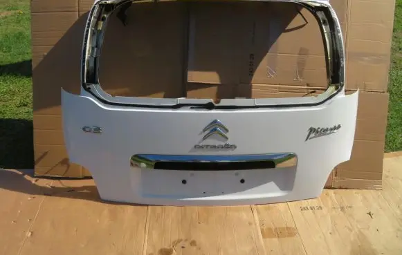 Citroen C3 Picasso Tailgate/trunk/boot lid 8701
