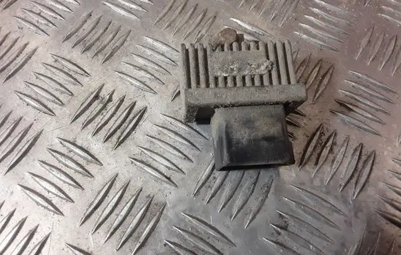 Renault Laguna II Glow plug pre-heat relay
