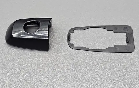Suzuki Swift II Front door handle cover 