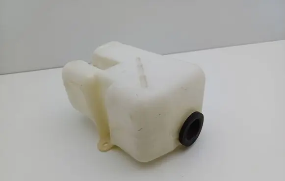 KIA Carnival Windshield washer fluid reservoir/tank 
