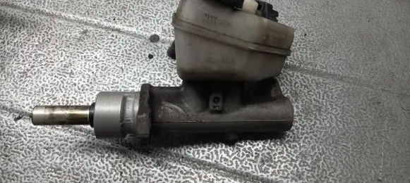 Ford Mondeo Mk III Master brake cylinder