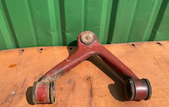 Iveco Daily 35 - 40.10 Front lower control arm/wishbone 500379801 500379804