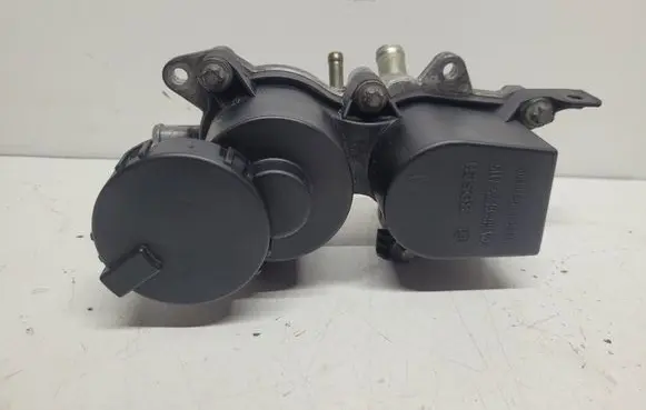Mercedes-Benz A W169 Oil breather separator A6400101162