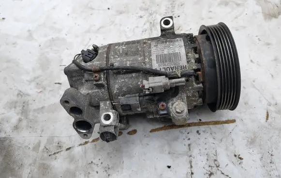 Renault Clio IV Air conditioning (A/C) compressor (pump) 926002352R