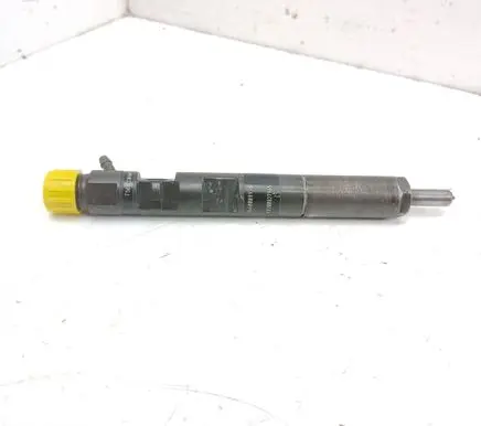 Nissan Note (E12) Fuel injector 28237259