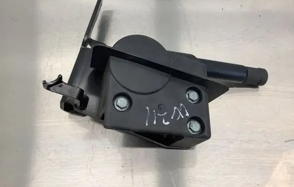 Mercedes-Benz E W211 Switch for retractable tow bar A2113100273