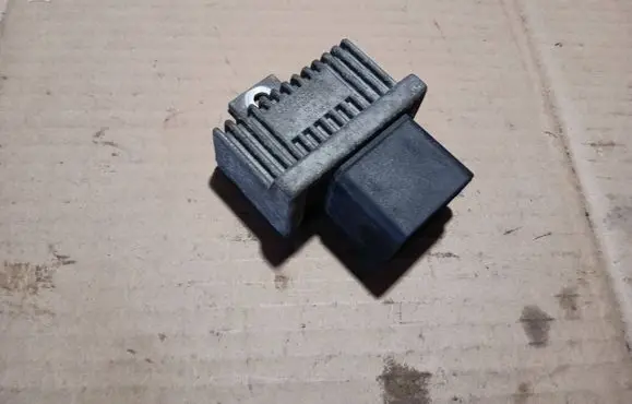 Suzuki Grand Vitara II Glow plug pre-heat relay 7700115078