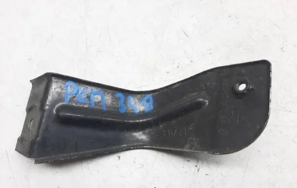 Volkswagen PASSAT B5.5 Fender mounting bracket 3B0821238A