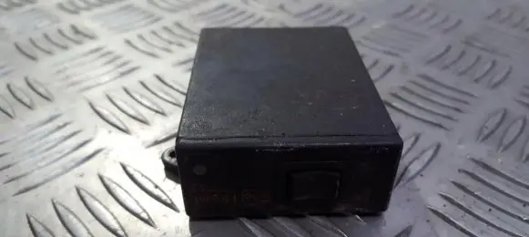 Volkswagen Golf III Fuel (gas) shift switch 