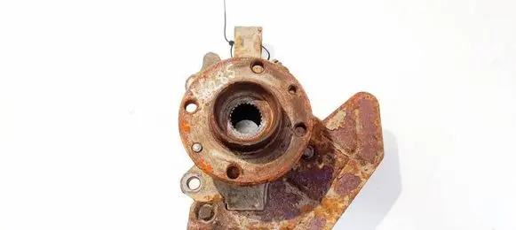 Front wheel hub