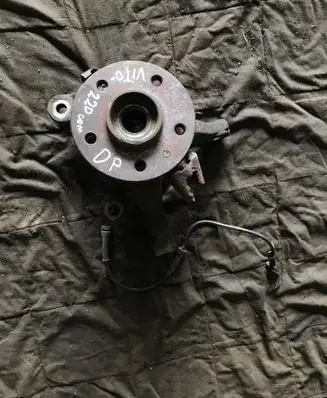 Front wheel hub spindle knuckle