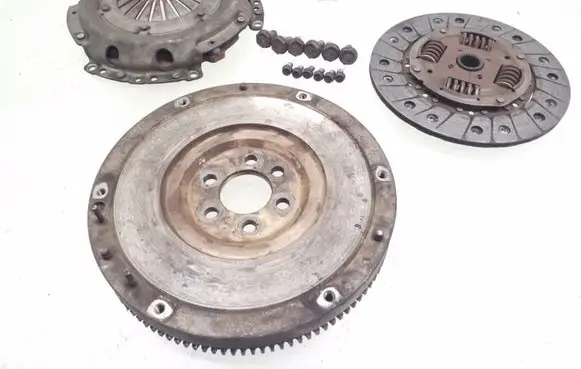 Volkswagen Golf III Clutch set kit 320021610